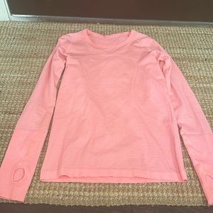 Lululemon swiftly tech long sleeve, nice thick material.